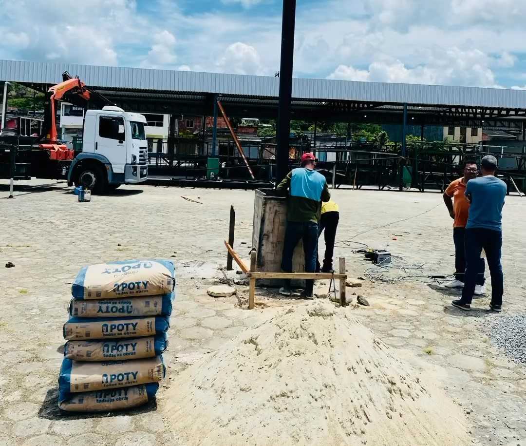 Camacã: Empresa visita São João do Panelinha para dar início a segunda parte da cobertura da feira livre
